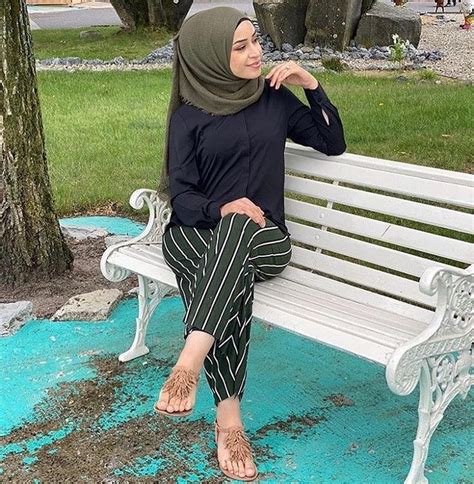 hijab feet Search